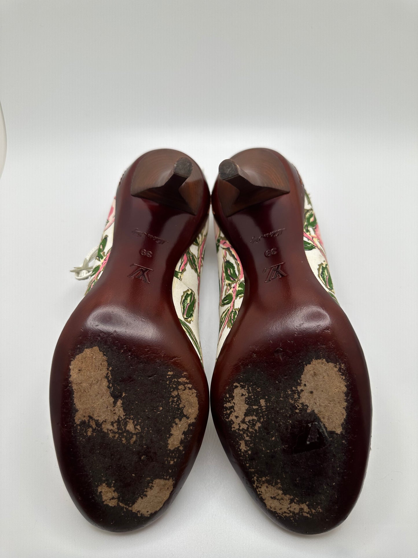 LOUIS VUITTON HEELS EU39