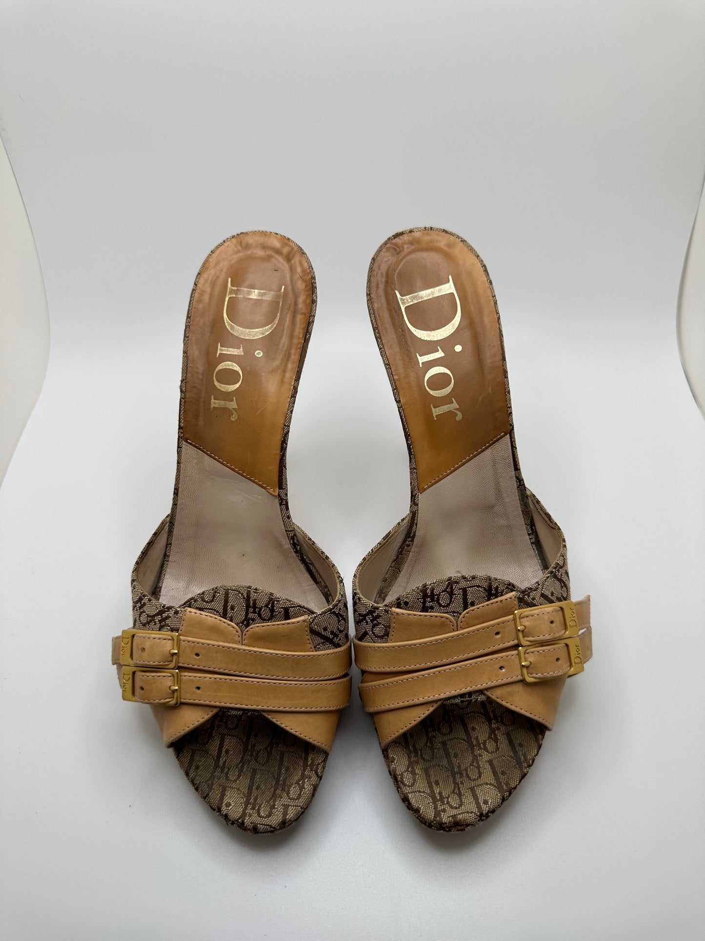 CHRISTIAN DIOR HEELS EU38