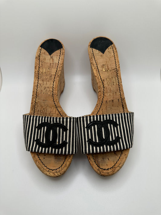 CHANEL WEDGES EU39.5
