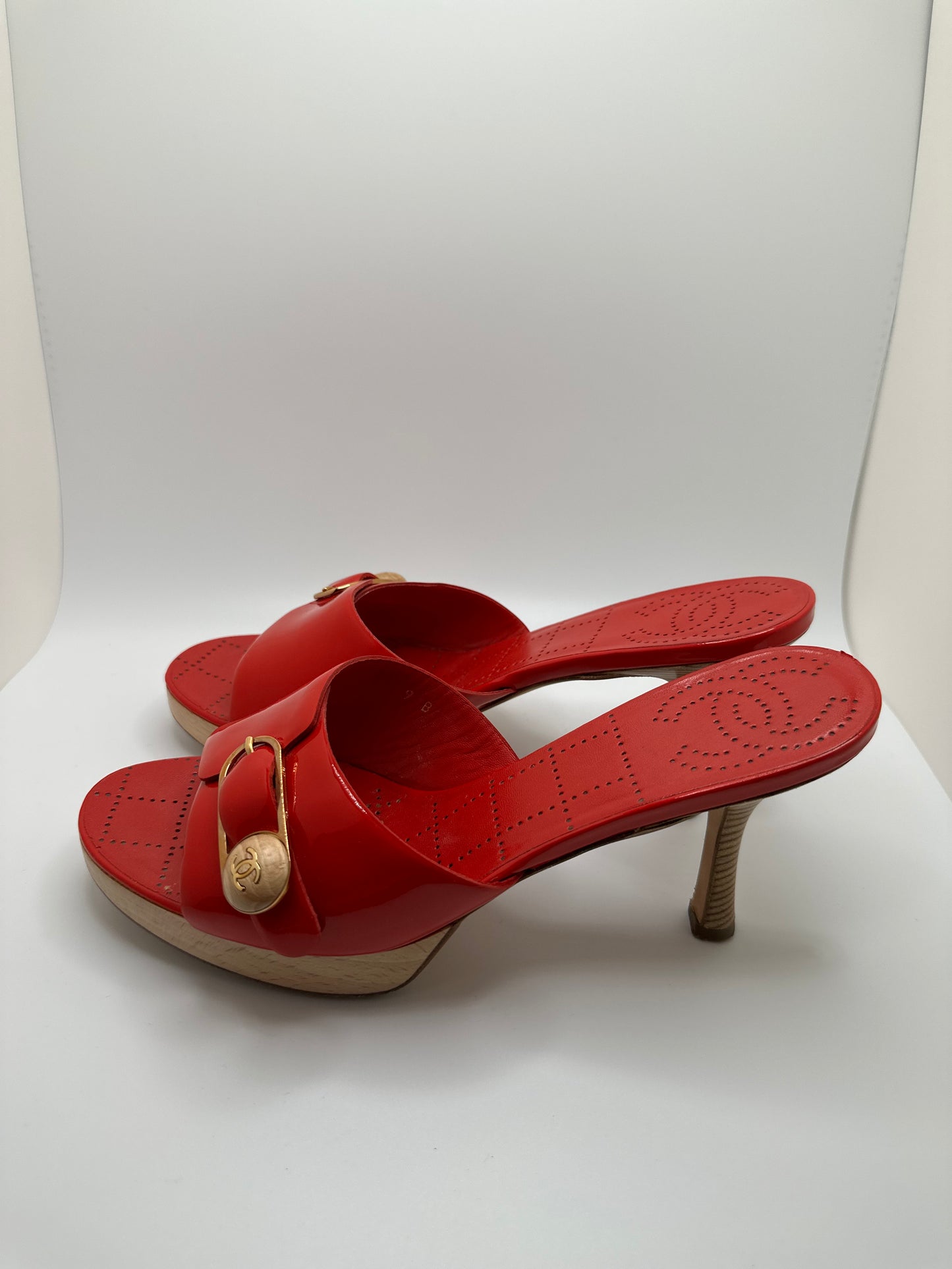 CHANEL HEELS EU39