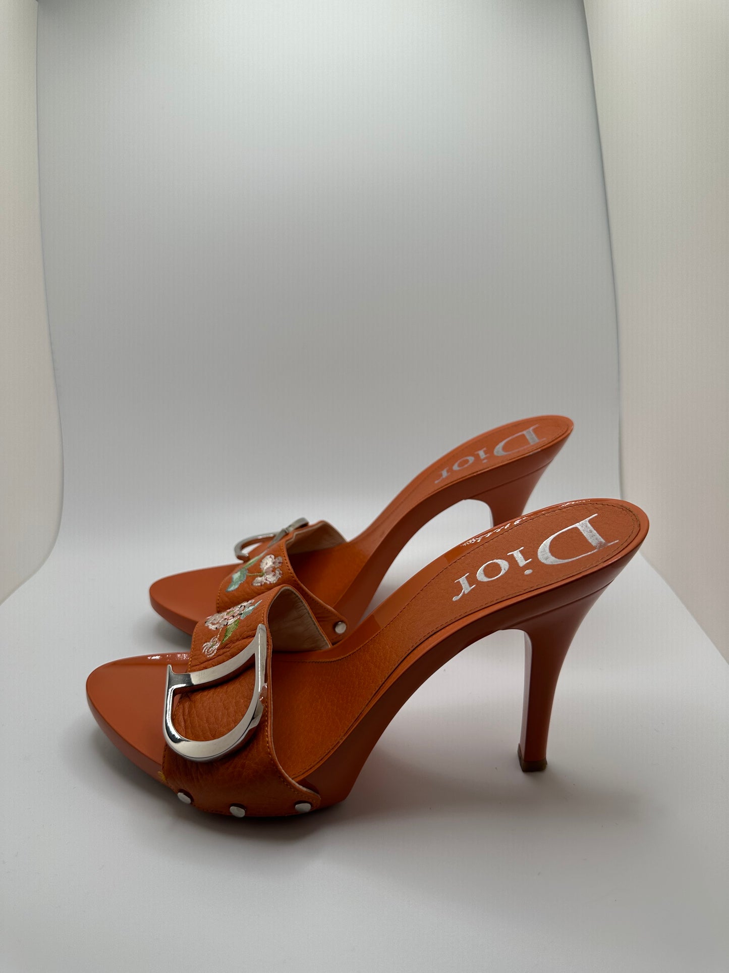 CHRISTIAN DIOR HEELS EU38
